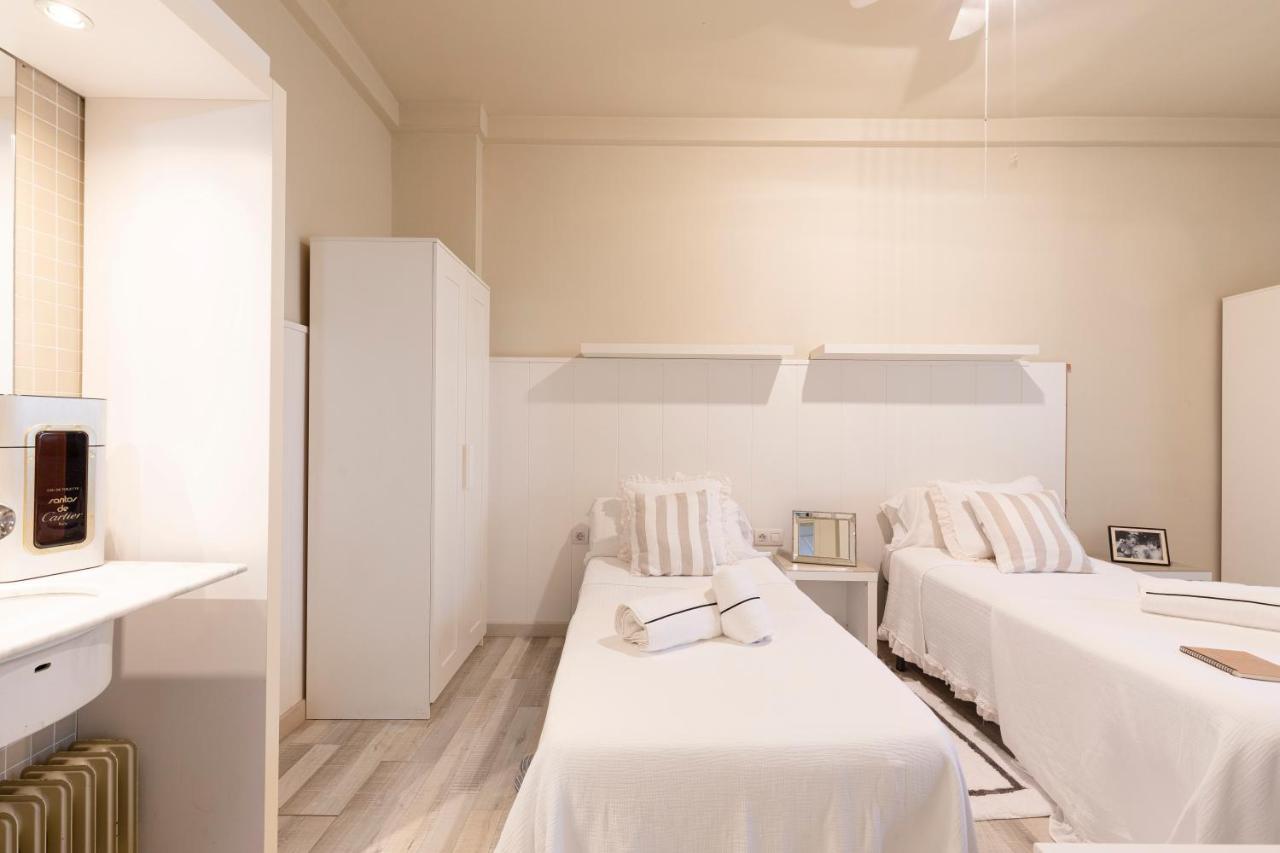 Ar Residencia Estudiantil Barcelona Buitenkant foto